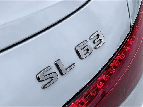 Used 2022 Mercedes-Benz SL 63 AMG 4MATIC image 29