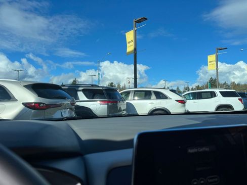 Used 2025 Nissan Rogue SV image 17