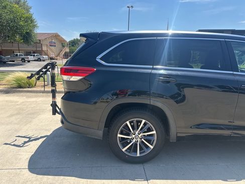 Used 2018 Toyota Highlander XLE FWD image 8