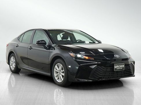 Used 2026 Toyota Camry LE FWD image 7
