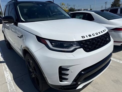 Used 2025 Land Rover Discovery Dynamic SE AWD/4WD image 1