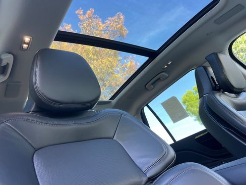 New 2026 Lincoln Aviator Reserve AWD/4WD image 16