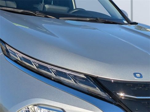 Used 2023 Mitsubishi Outlander SE image 9