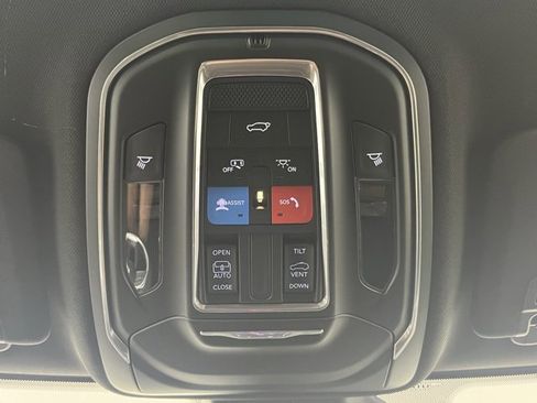 New 2025 Jeep Grand Cherokee Laredo image 20