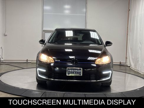 Used 2016 Volkswagen e-Golf SE w/ DC Fast Charging Package FWD image 3