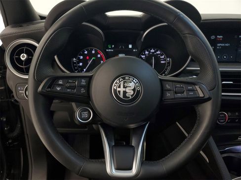 Used 2023 Alfa Romeo Stelvio Ti image 16
