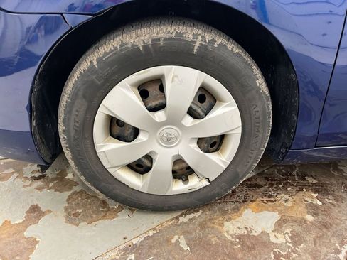 Used 2009 Toyota Camry LE FWD image 25