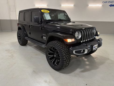 Used 2021 Jeep Wrangler Unlimited Sahara w/ Uconnect 4C Nav & Sound Group AWD/4WD image 4