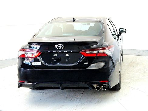 Used 2023 Toyota Camry SE image 5