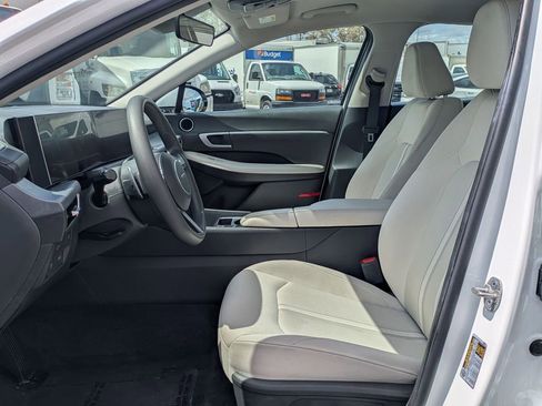 Used 2025 Hyundai Sonata SEL FWD image 17