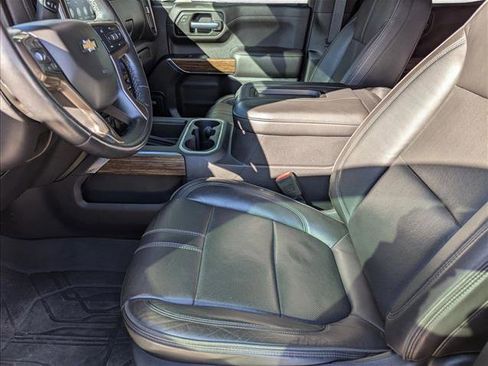 Used 2021 Chevrolet Silverado 1500 High Country image 16