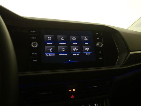 Used 2024 Volkswagen Jetta SEL FWD image 21