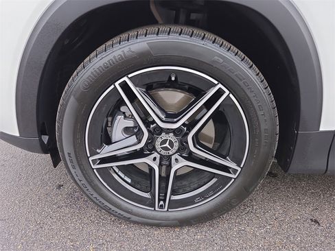 Used 2026 Mercedes-Benz GLB 250 4MATIC image 9