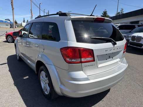 Used 2012 Dodge Journey FWD image 4