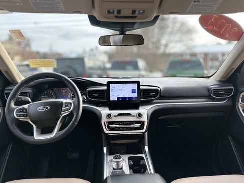 Used 2023 Ford Explorer XLT w/ Equipment Group 202A image 17