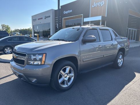 Used 2012 Chevrolet Avalanche LT RWD image 1
