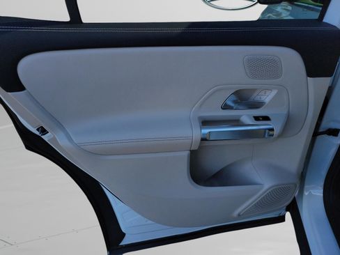 Certified 2025 Mercedes-Benz GLB 250 image 27