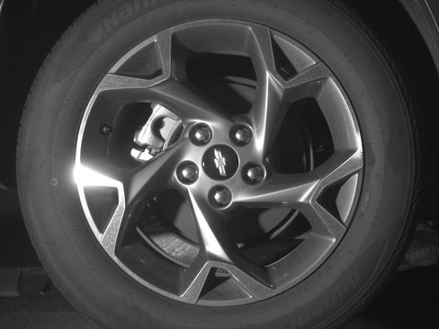 Used 2025 Chevrolet Trax LT FWD image 15