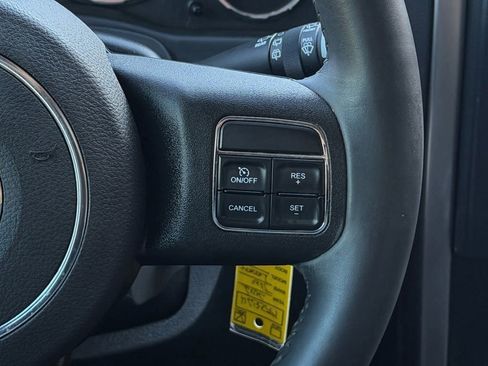 Used 2012 Jeep Liberty Sport image 16