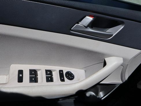 Used 2017 Hyundai Sonata SE image 13