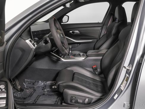Used 2025 BMW M3 w/ Executive Package RWD image 5