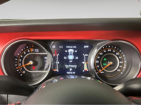 Used 2023 Jeep Gladiator Rubicon w/ Trailer Tow Package image 4