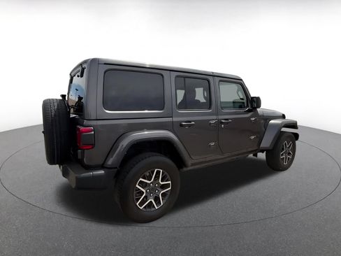 Used 2025 Jeep Wrangler Unlimited Sahara AWD/4WD image 14