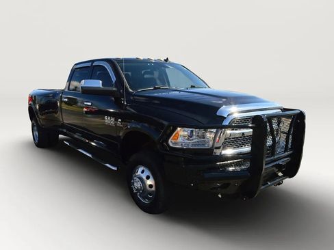 Used 2018 RAM 3500 Laramie w/ Convenience Group AWD/4WD image 12