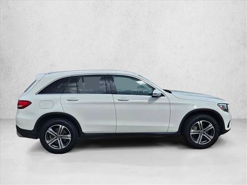 Used 2019 Mercedes-Benz GLC 300 image 4