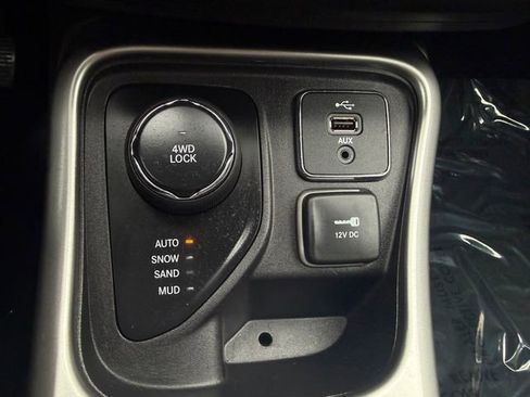 Used 2018 Jeep Compass Latitude w/ Popular Equipment Group image 10