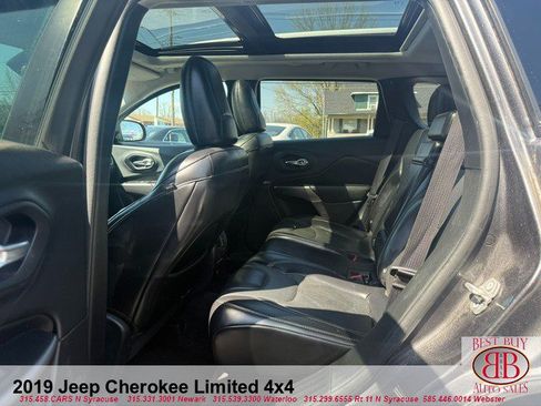 Used 2019 Jeep Cherokee Limited AWD/4WD image 11