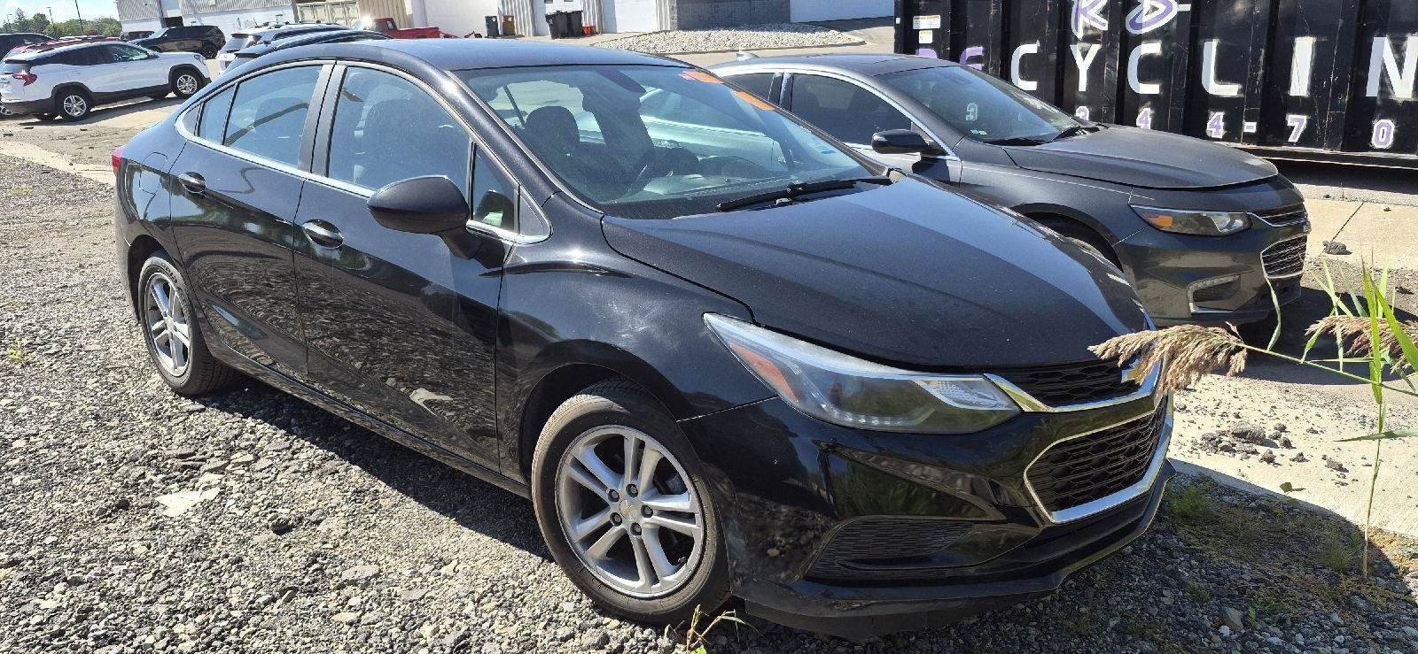 Used 2018 Chevrolet Cruze LT FWD image 2