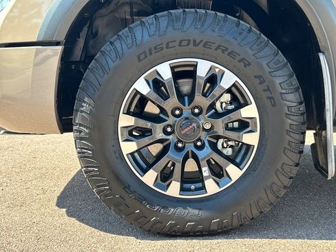 Used 2021 Nissan Titan PRO-4X w/ Pro-4x Convenience Package AWD/4WD image 26