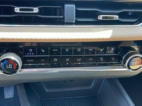 New 2026 Chevrolet Equinox ACTIV w/ Convenience Package III image 19