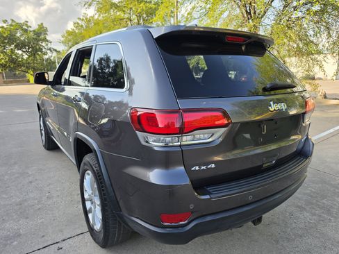 Used 2021 Jeep Grand Cherokee Laredo AWD/4WD image 5