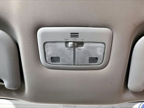 Used 2015 Toyota Corolla S FWD image 22