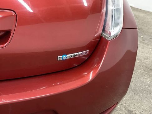 Used 2013 Nissan Leaf SL image 11