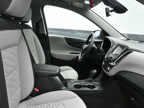 Used 2021 Chevrolet Equinox LS AWD/4WD image 14