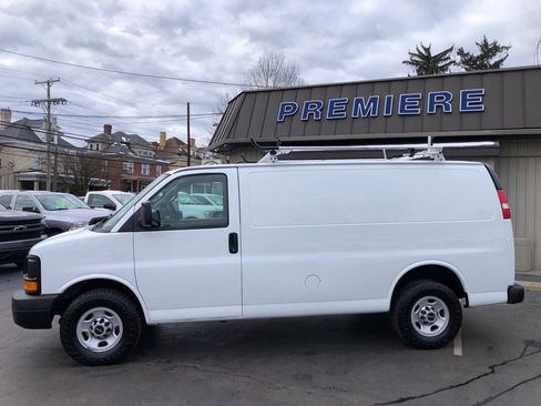 Used 2016 GMC Savana 3500 image 2