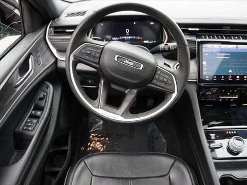 Certified 2024 Jeep Grand Cherokee L Limited w/ Luxury Tech Group II AWD/4WD image 21