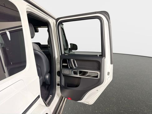 Used 2025 Mercedes-Benz G 550 image 27