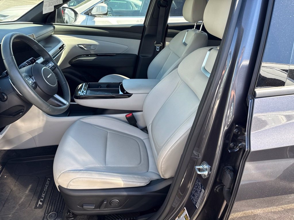 Used 2025 Hyundai Tucson Limited AWD/4WD image 6