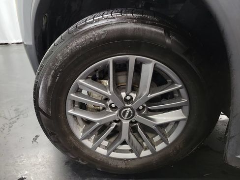 Used 2024 Nissan Rogue S AWD/4WD image 13