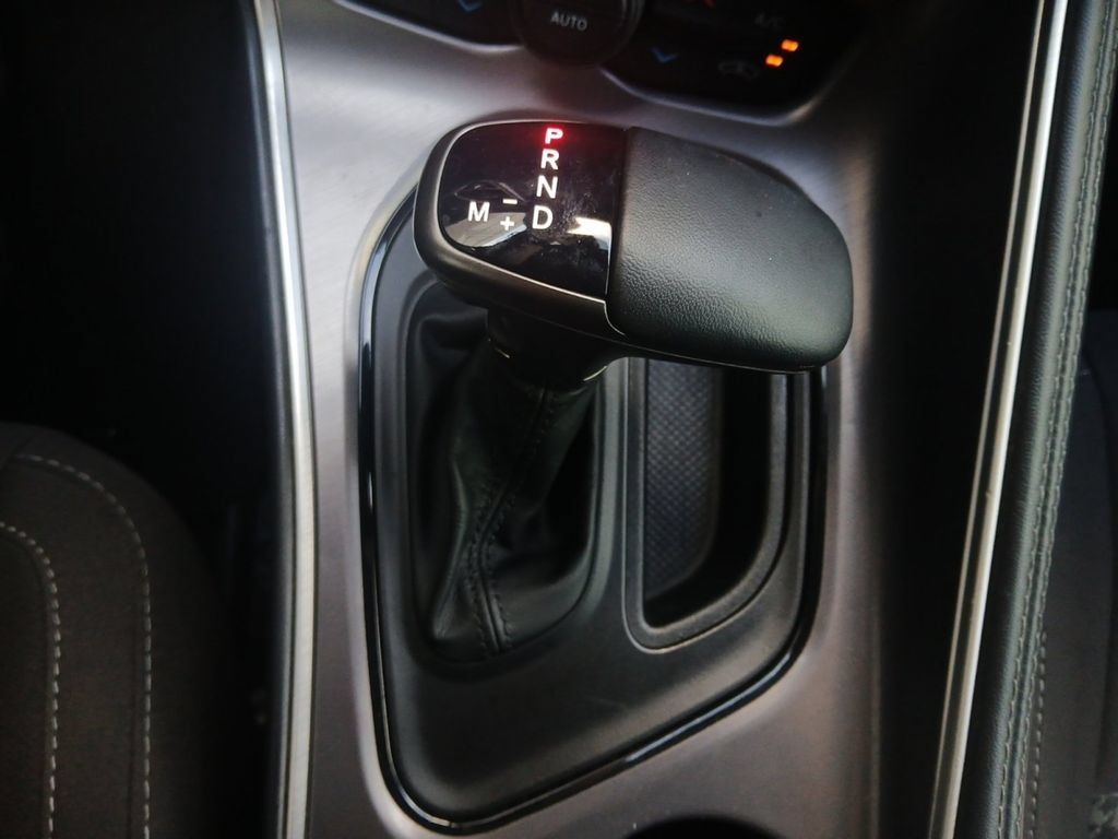 Used 2021 Dodge Challenger GT w/ Performance Handling Group RWD image 10
