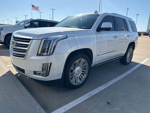 Used 2017 Cadillac Escalade Platinum image 1