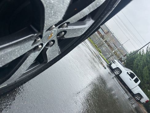 Used 2023 Chevrolet Traverse LT w/ LT Premium Package image 36