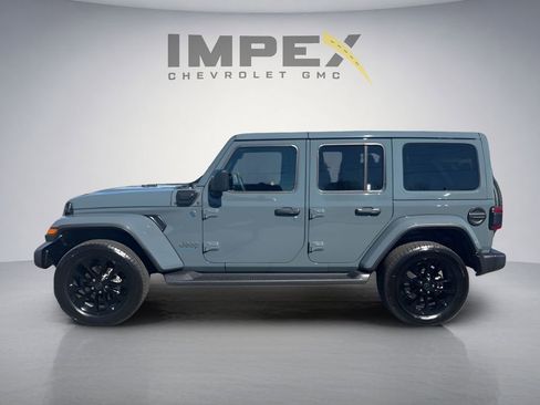 Used 2025 Jeep Wrangler Unlimited Sahara AWD/4WD image 2