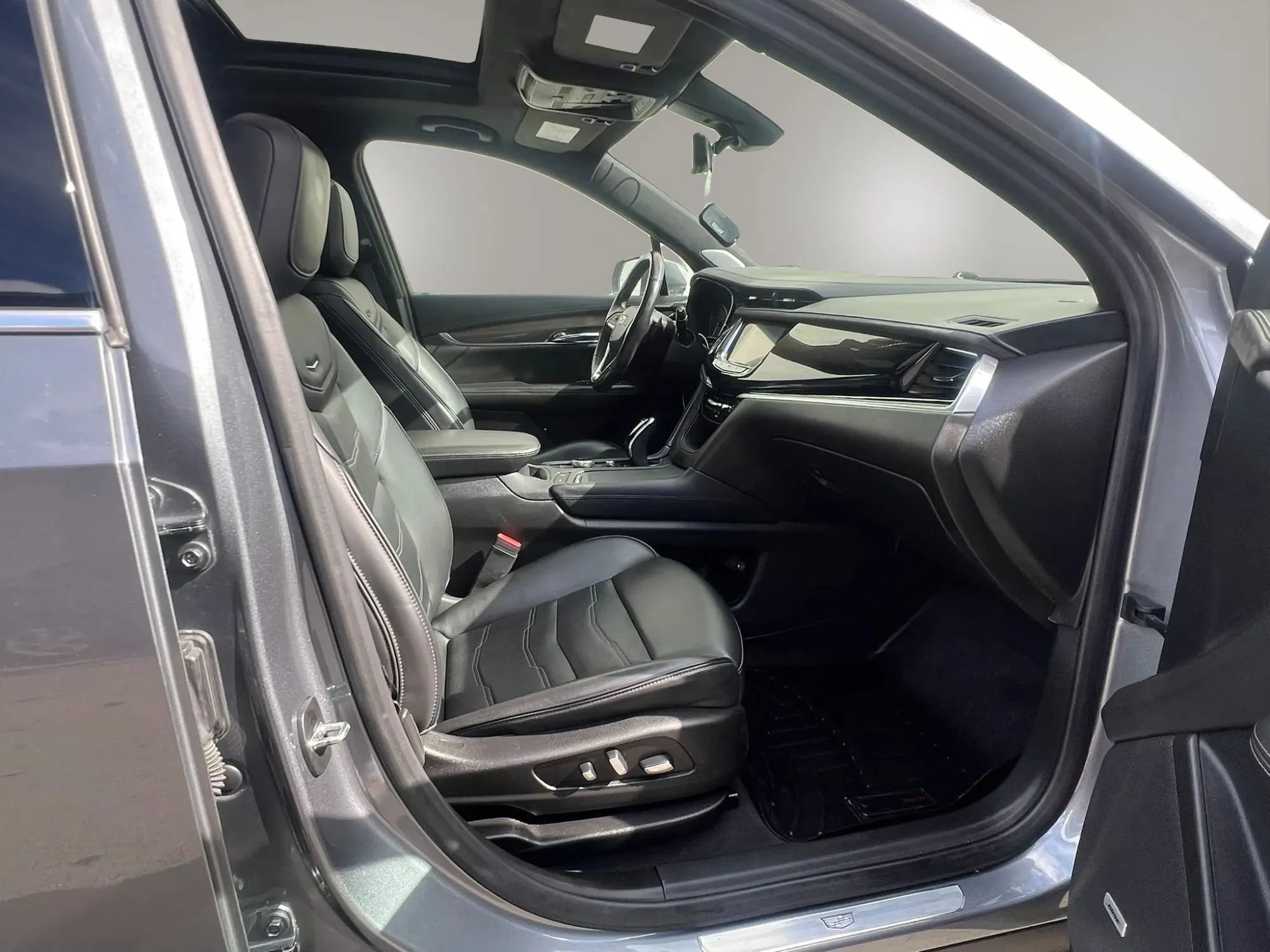 Used 2020 Cadillac XT6 Premium Luxury w/ Platinum Package AWD/4WD image 34