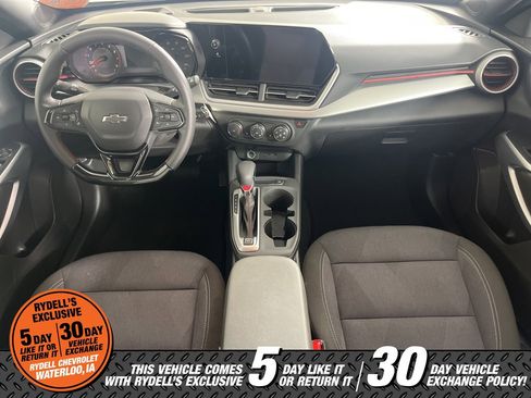 Used 2025 Chevrolet Trax RS w/ Driver Confidence Package image 17