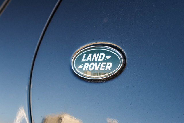 Certified 2025 Land Rover Discovery Dynamic SE AWD/4WD image 17